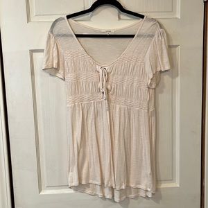 Maurices Solid Cream/White Scoop Neck Blouse
